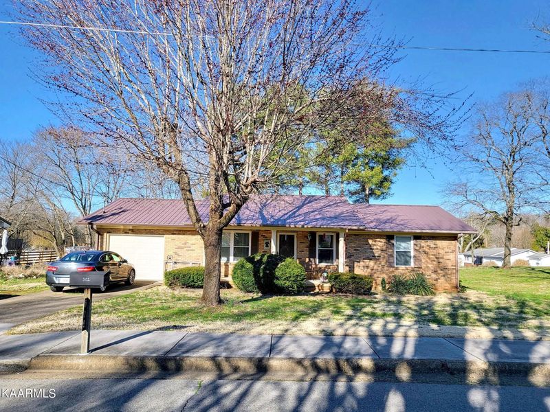 502 Bryson St, Athens, TN 37303