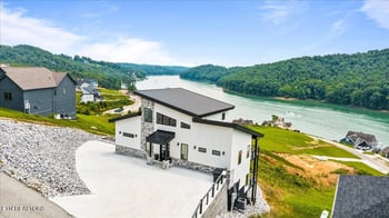 502 Cameron Loop Ln, Lafollette, TN 37766