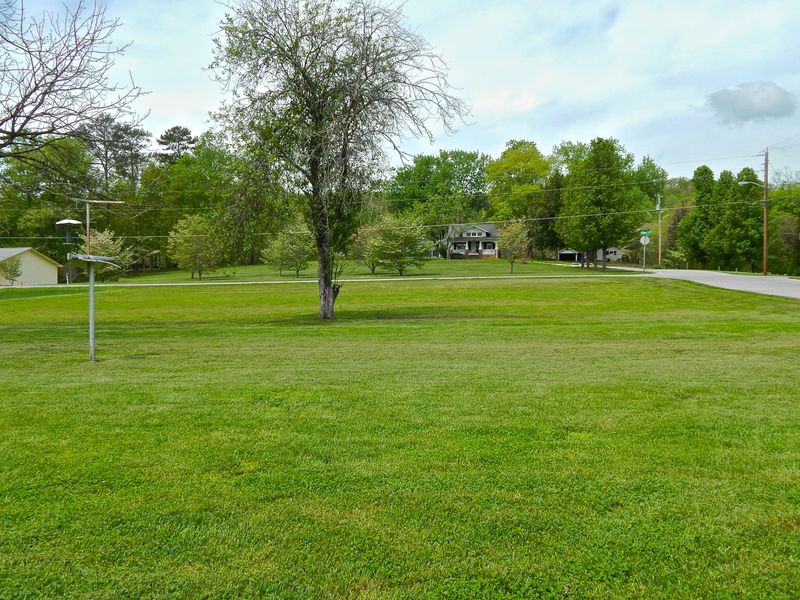 502 Glendale Ave, Clinton, TN 37716