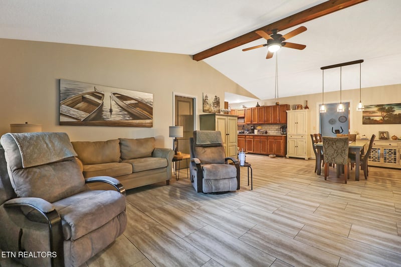 502 Mockingbird Dr, Crossville, TN 38555