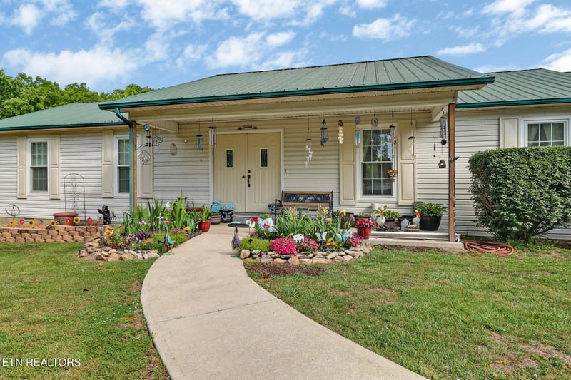 502 Rector Rd, Crossville, TN 38571
