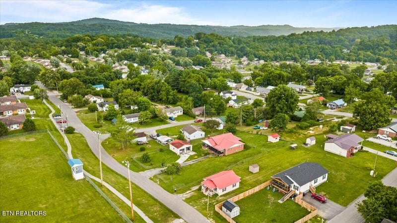 502 S 12th St, Lafollette, TN 37766