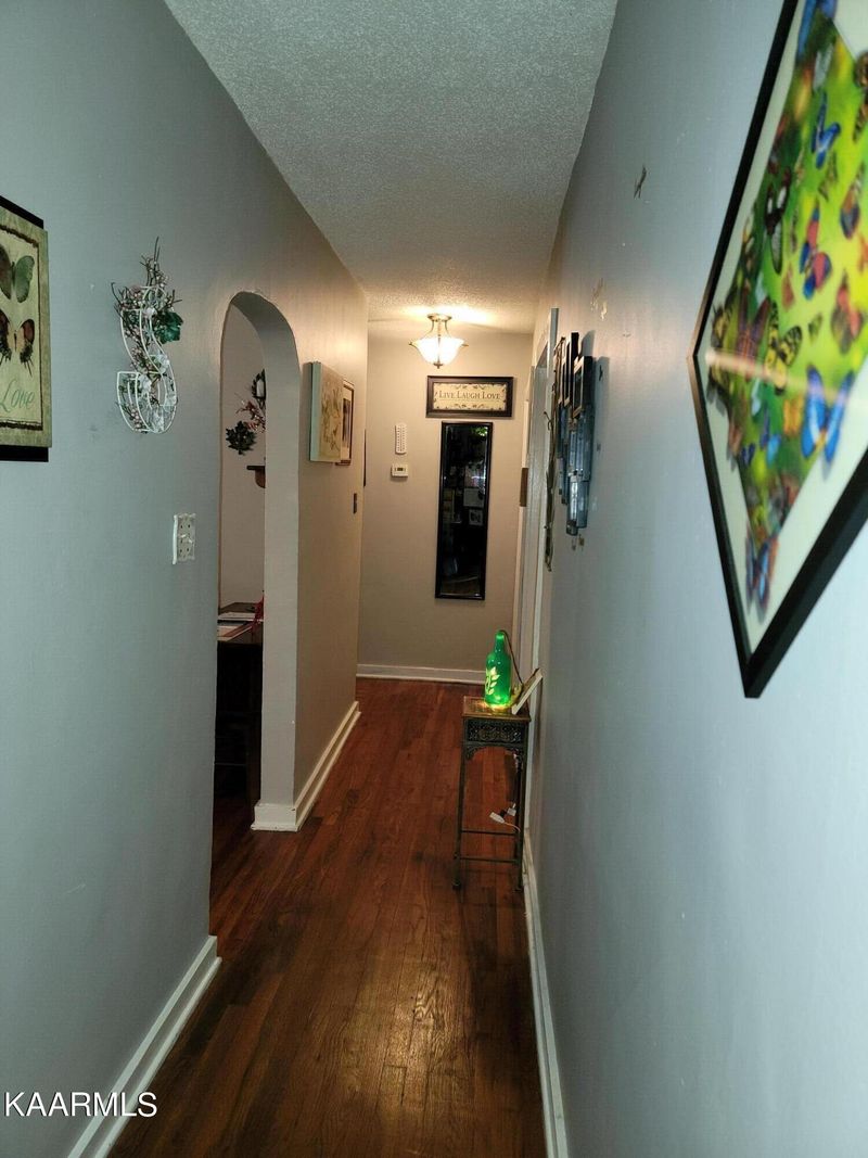 502 W Ash St, Lafollette, TN 37766