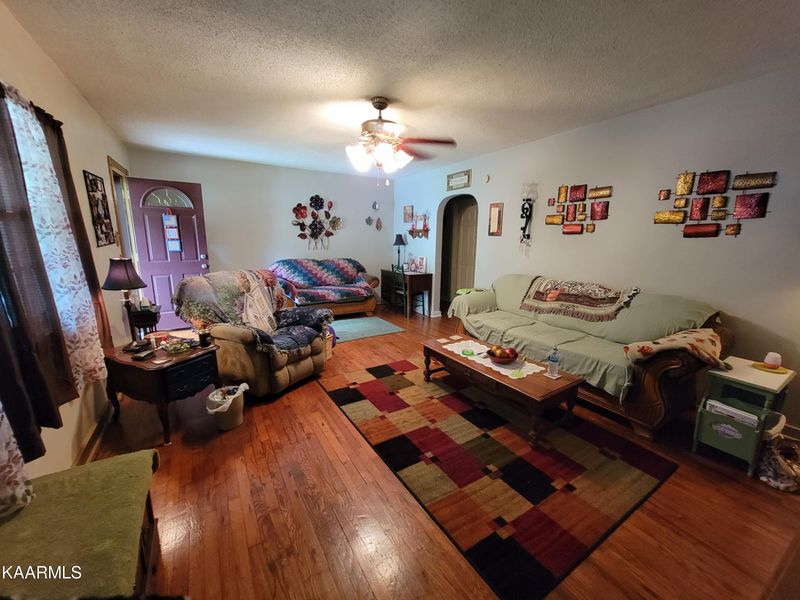 502 W Ash St, Lafollette, TN 37766