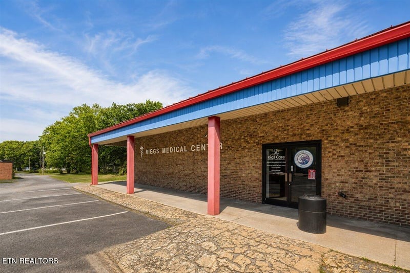 502 W Central Ave #A, Lafollette, TN 37766