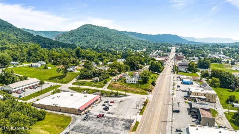 502 W Central Ave #A, Lafollette, TN 37766