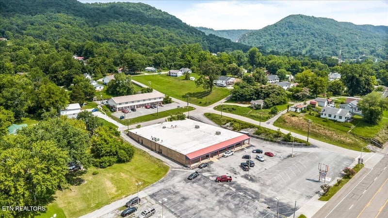 502 W Central Ave #A, Lafollette, TN 37766
