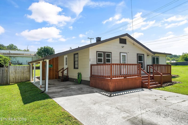502 Wallace Ave, Rocky Top, TN 37769