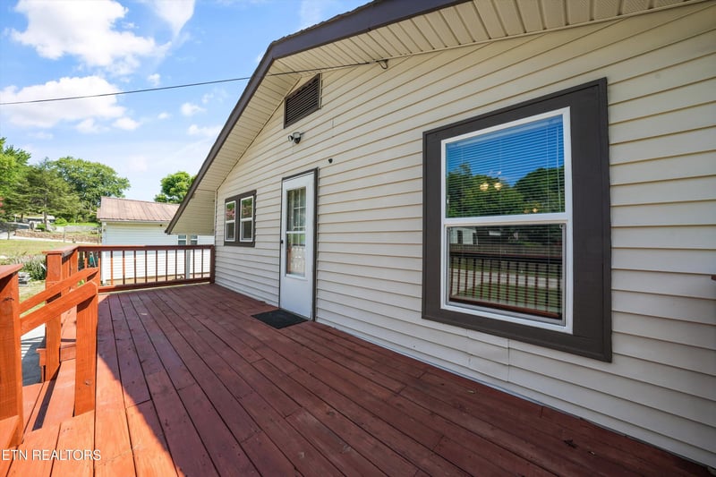 502 Wallace Ave, Rocky Top, TN 37769