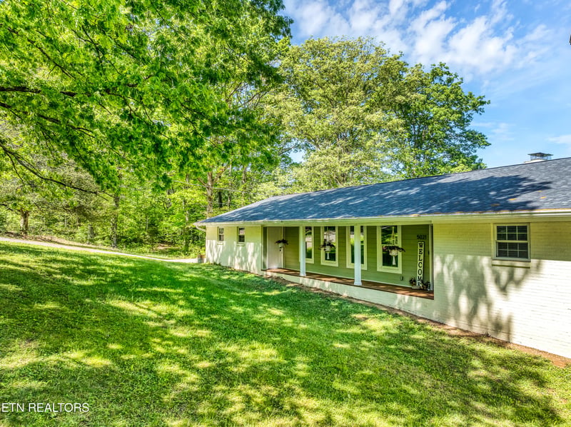 5021 Millsaps Dr, Greenback, TN 37742