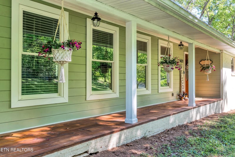 5021 Millsaps Dr, Greenback, TN 37742