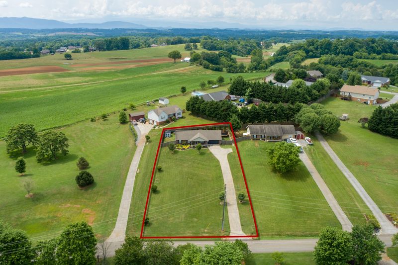 5025 Gregory Rd, Greenback, TN 37742