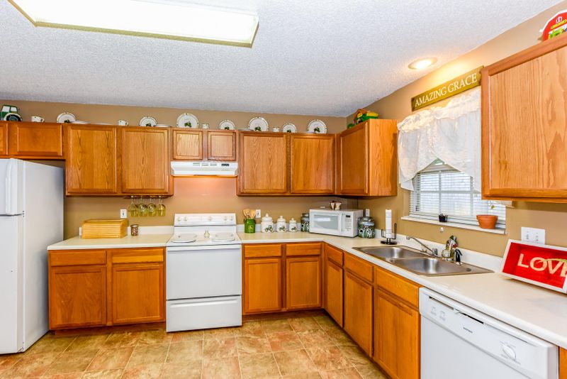 5029 Gregory Rd, Greenback, TN 37742