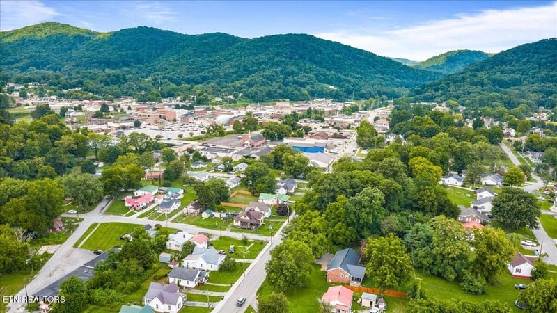 503 S Indiana Ave, Lafollette, TN 37766