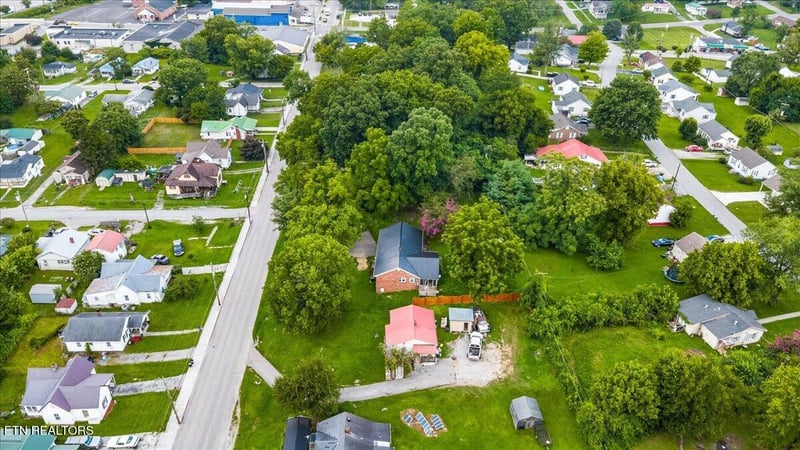 503 S Indiana Ave, Lafollette, TN 37766