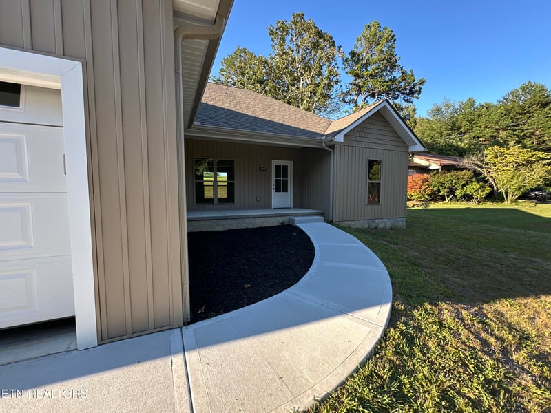 5035 Cheyenne Dr, Crossville, TN 38572