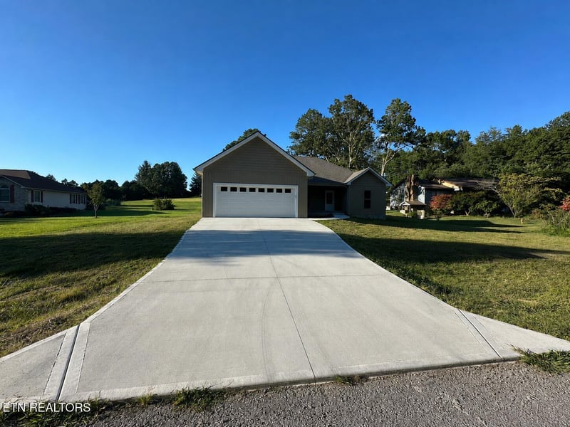 5035 Cheyenne Dr, Crossville, TN 38572