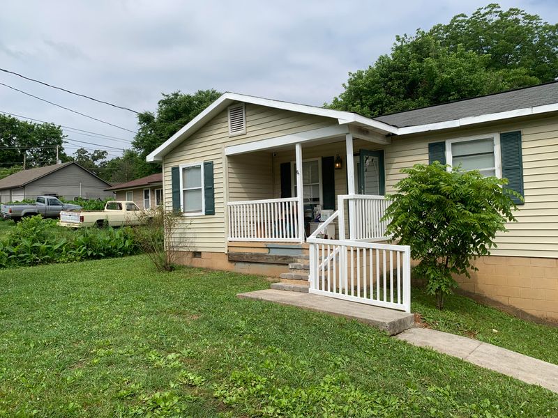 5035 NW Tenwood Dr, Knoxville, TN 37921