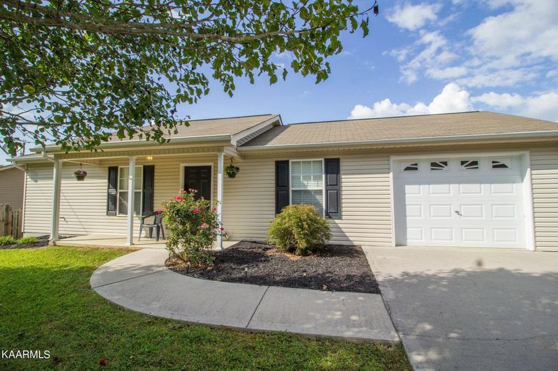 5036 Cattail Ln, Corryton, TN 37721