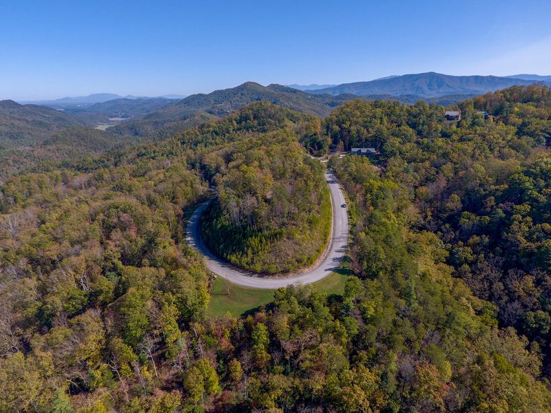 5039 Long Rifle Way, Walland, TN 37886