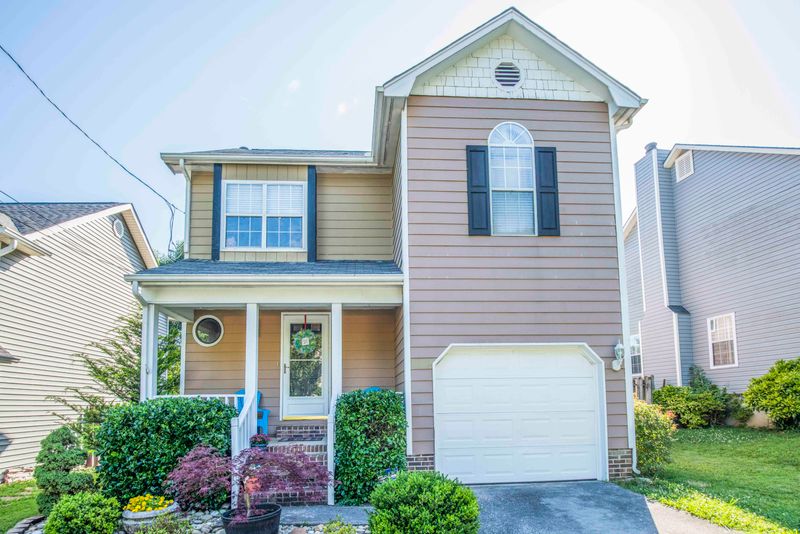 504 Confederate Dr, Knoxville, TN 37922