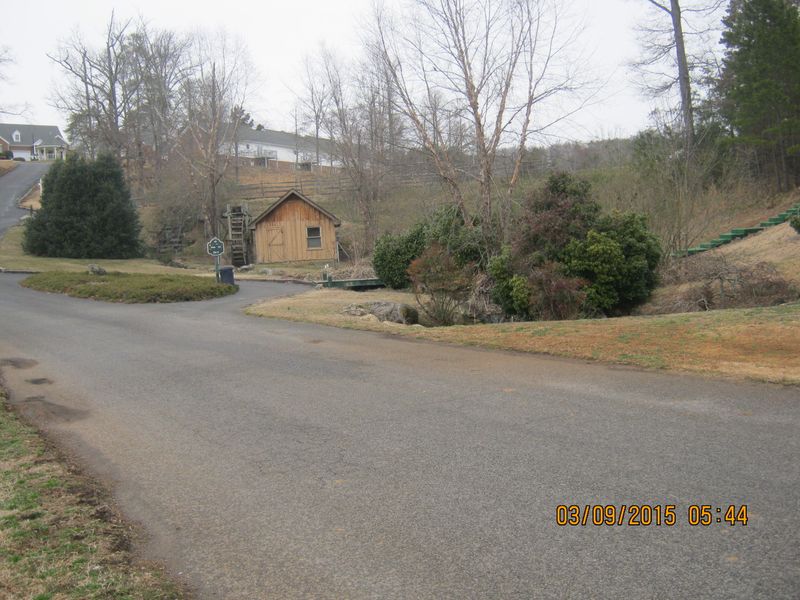 504 Fairway Dr, Athens, TN 37303