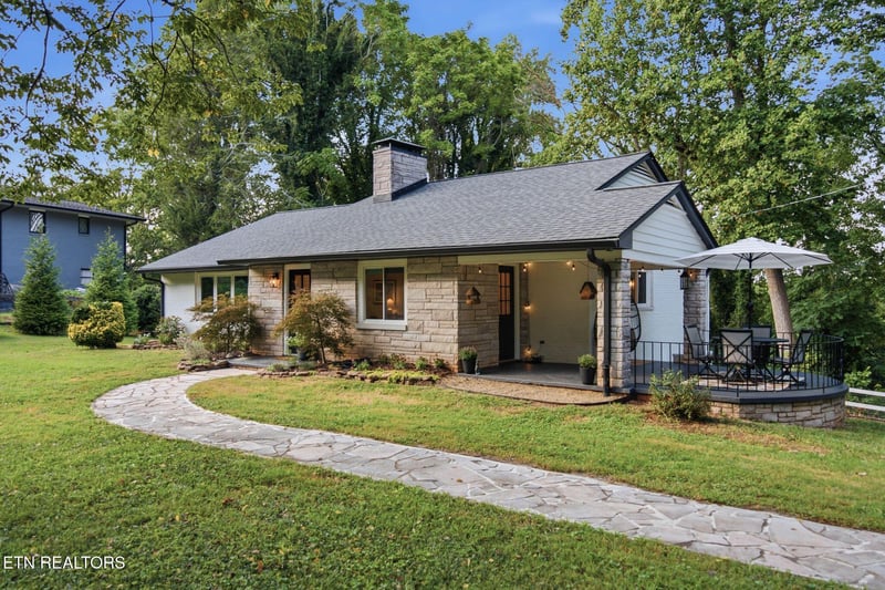 504 Locust Hill Ln, Knoxville, TN 37920