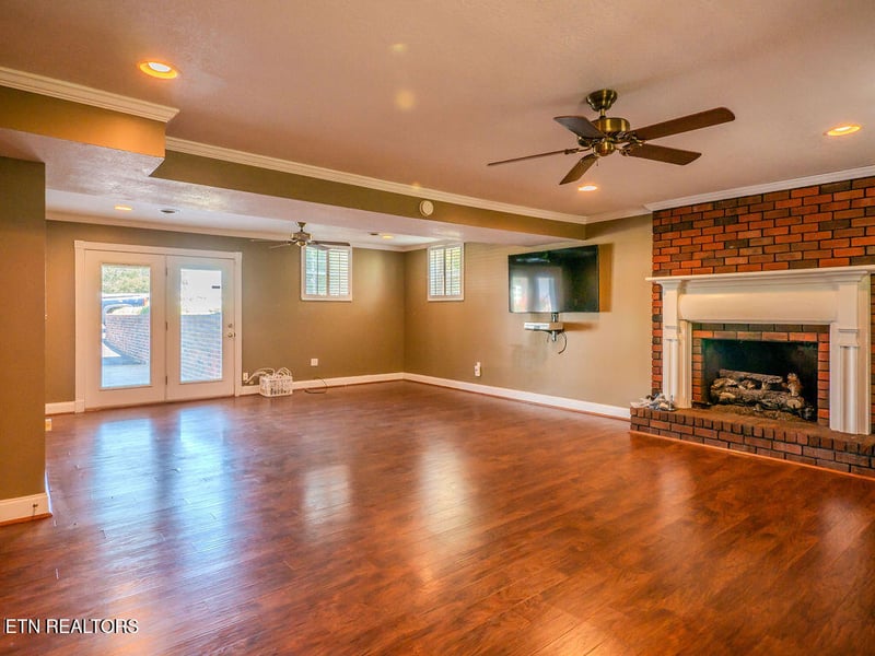 504 N Niota Rd, Englewood, TN 37329