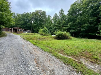 504 Old Gobey Rd, Lancing, TN 37770
