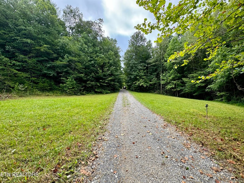 504 Old Gobey Rd, Lancing, TN 37770
