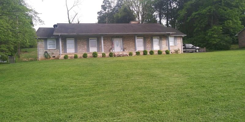 504 S Charles Seivers Blvd, Clinton, TN 37716