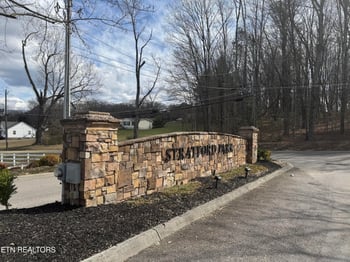 504 Tuxford Ln, Knoxville, TN 37912