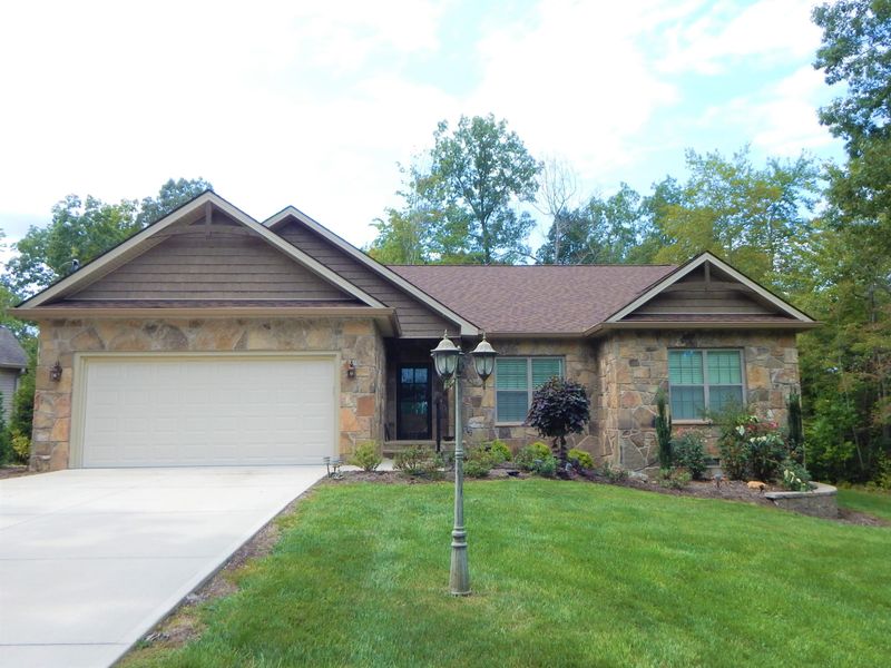 504 Wimberly Rd, Fairfield Glade, TN 38558