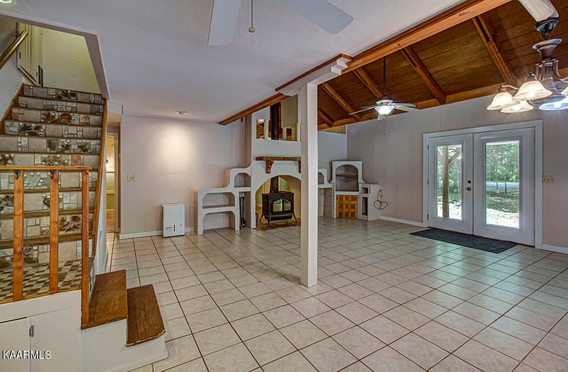 5041 Mathis Branch Rd, Cosby, TN 37722