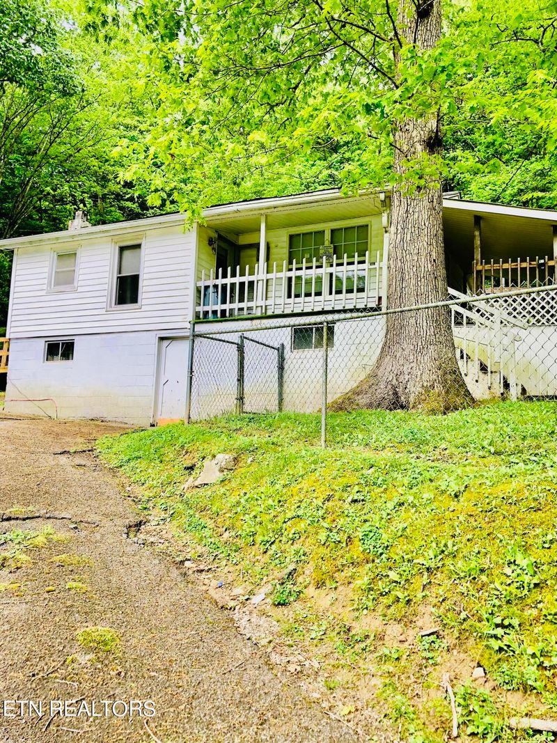 5044 Highway 25, Lafollette, TN 37766