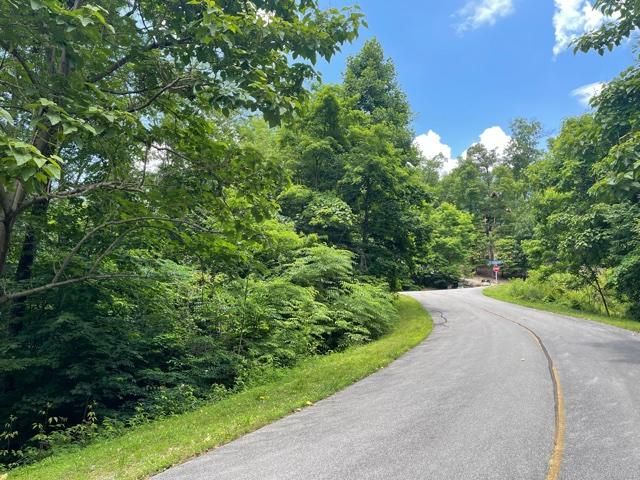 5045 Settlers View Ln, Sevierville, TN 37862