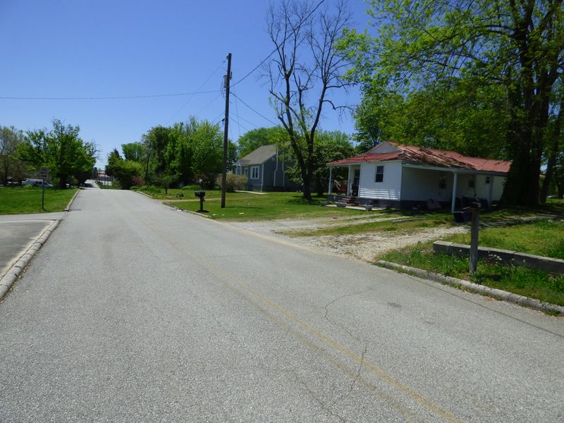 505 1st St, Kingston, TN 37763