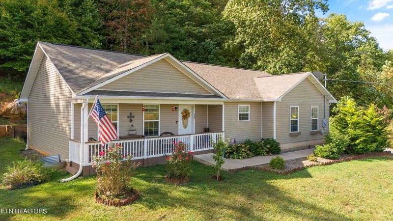 505 Catlett Dr, Kodak, TN 37764