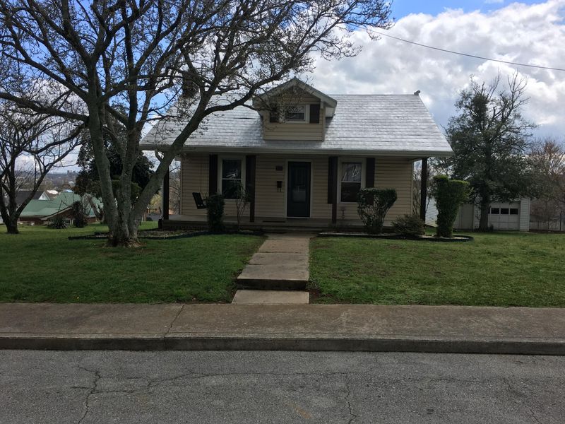 505 Cedar St, Loudon, TN 37774
