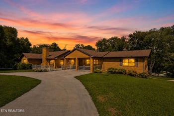 505 Claiborne Rd, Lafollette, TN 37766