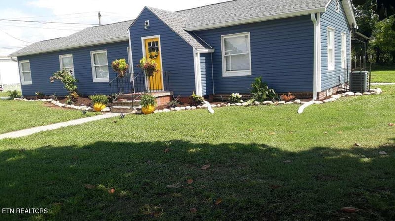 505 Cusick Rd, Rockford, TN 37853