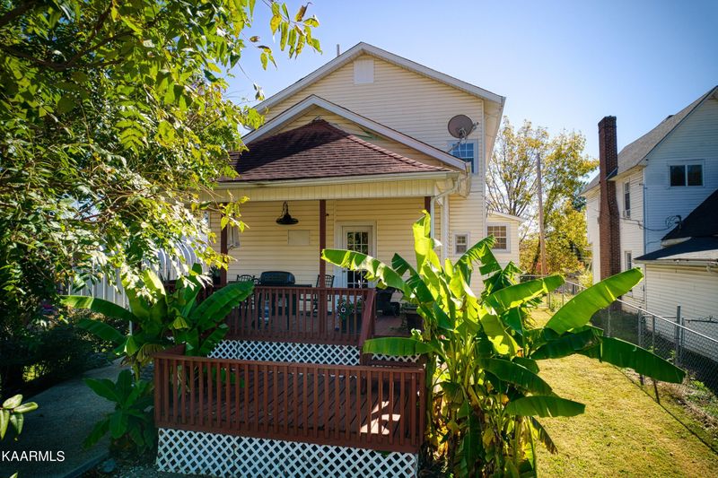 505 E Ash St, Lafollette, TN 37766