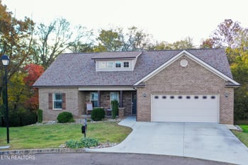505 Greystoke Ln, Knoxville, TN 37912