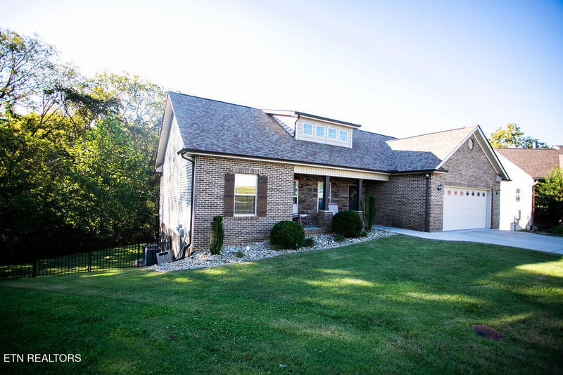 505 Greystoke Ln, Knoxville, TN 37912