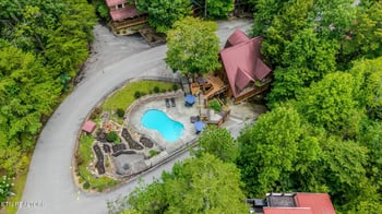505 Hoot Owl Way, Gatlinburg, TN 37738