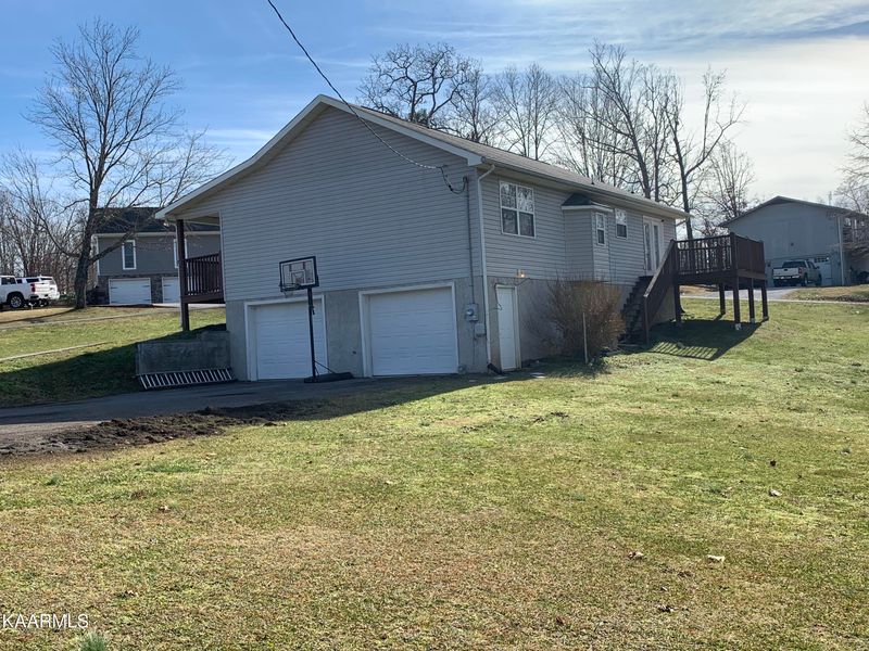 505 Mcmahan Dr, Strawberry Plains, TN 37871
