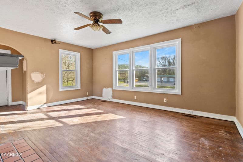 505 N Chilhowee Dr, Knoxville, TN 37924