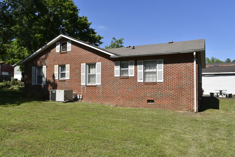 505 Oak St, Athens, TN 37303