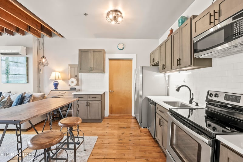 505 Union Ave #204, Knoxville, TN 37902