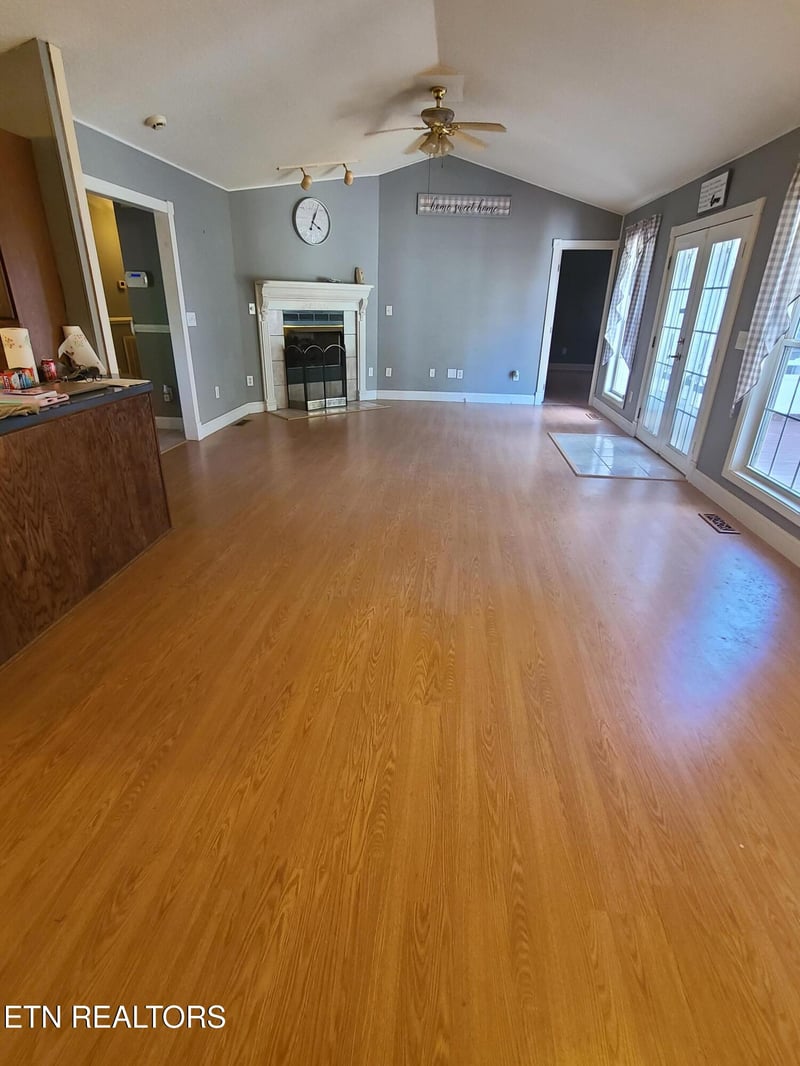 505 Yuchi Dr, Crossville, TN 38572